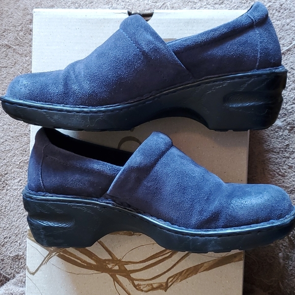 B.O.C. blue suede sz 9 slip ons - Picture 6 of 7